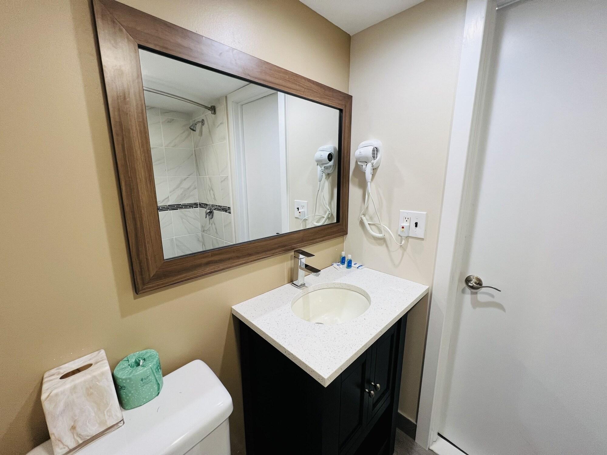 Premier Atlantic Inn 2*